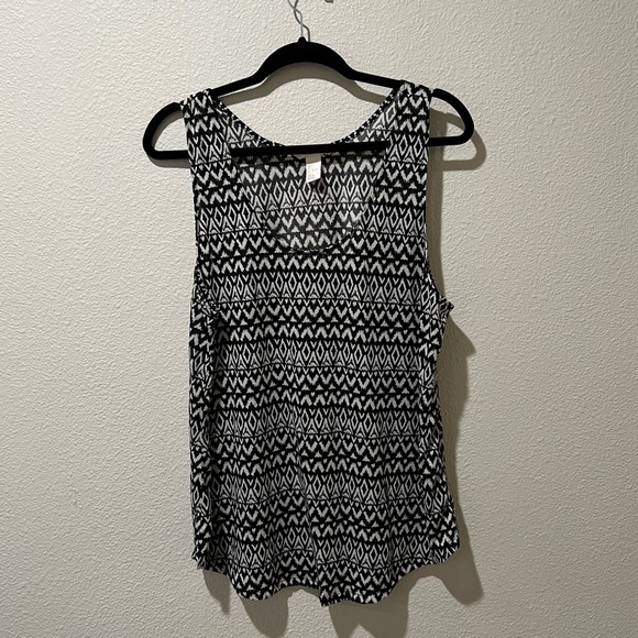 H&M Tank Top - Picture 6 of 6